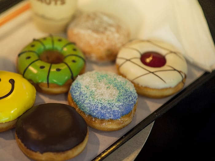 Donat Warna-warni