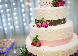 Kue pengantin bertingkat