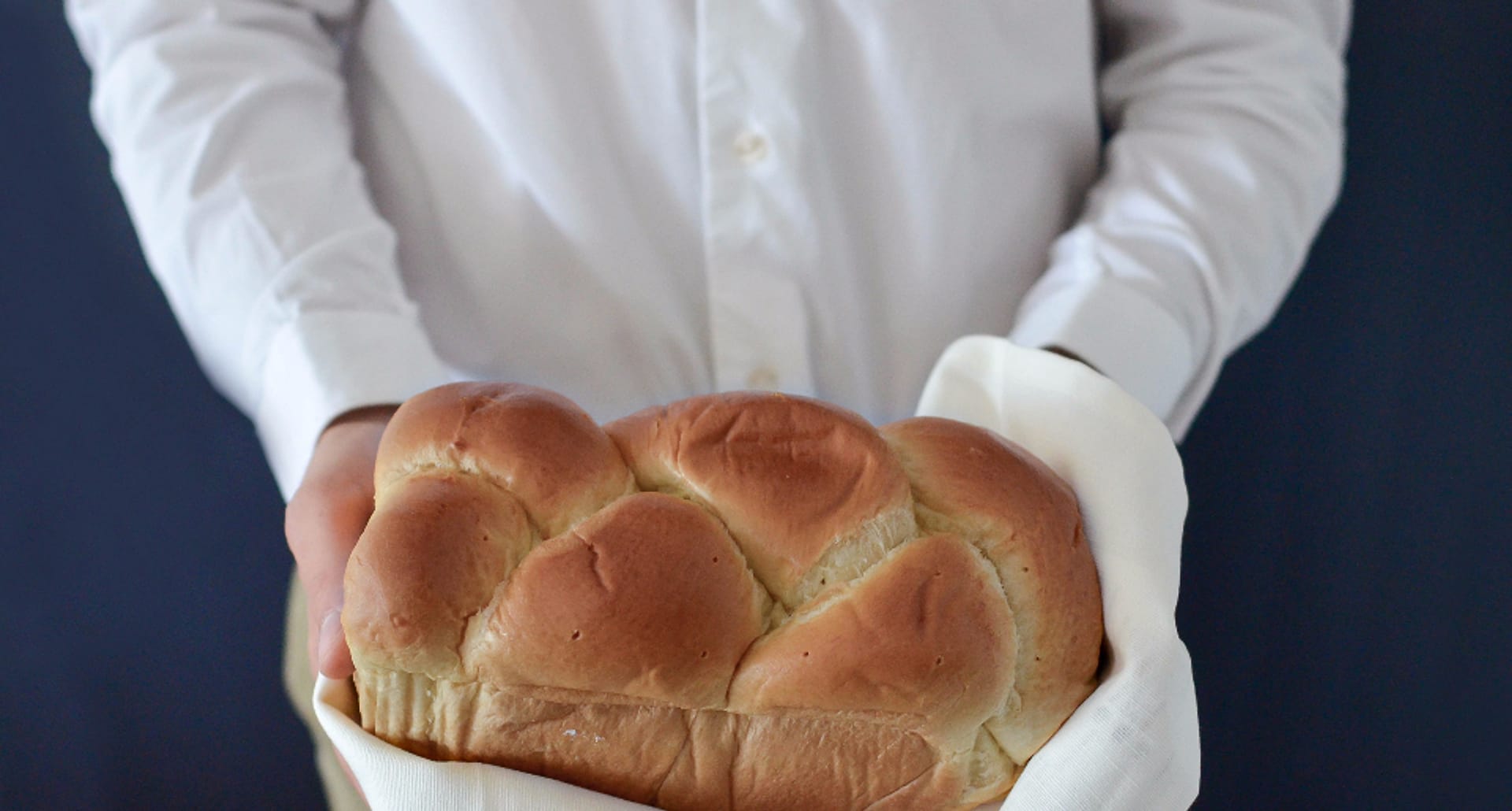 Roti manis hangat dari oven