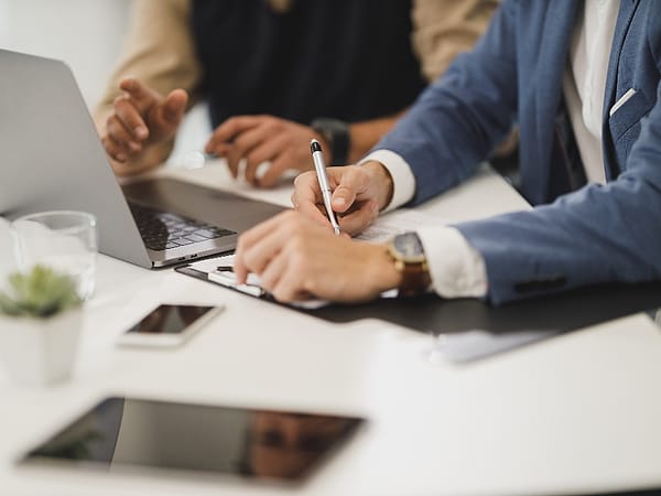 Contoh proyek MDIX Korporat Adaptif
