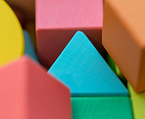 Balok Kayu Warna-warni