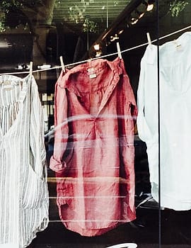 Kemeja Linen Merah
