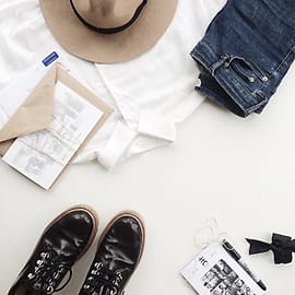 Set Kemeja Putih dan Topi