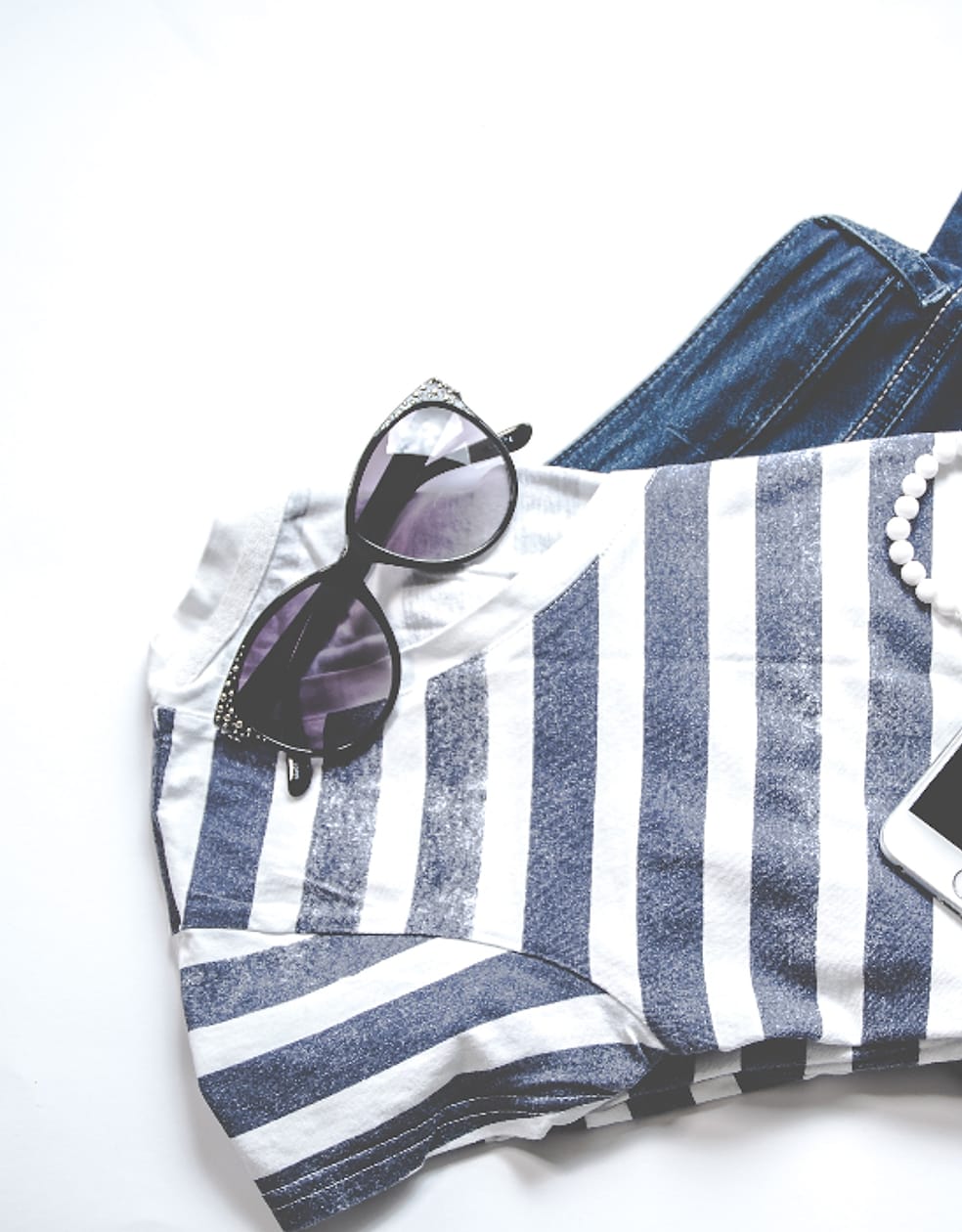 Kaos Garis Biru Putih