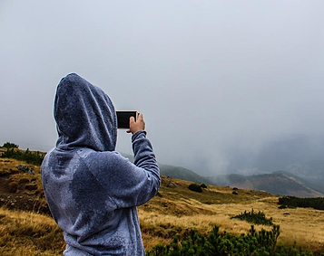 Hoodie abu-abu biru