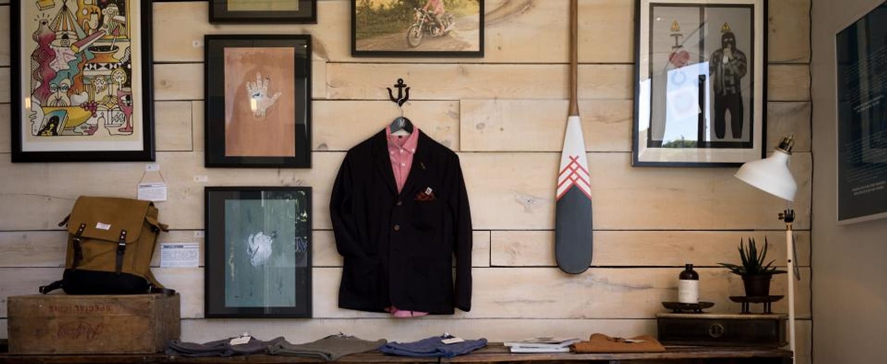 Sudut display jaket di toko MDIX Fashion Sentosa