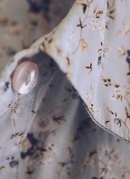 Kemeja Motif Bunga
