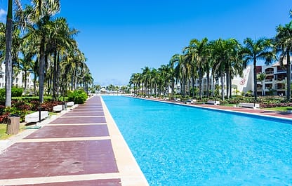Kolam renang hotel