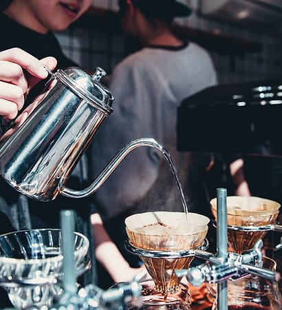 Agus Pratama, kepala barista