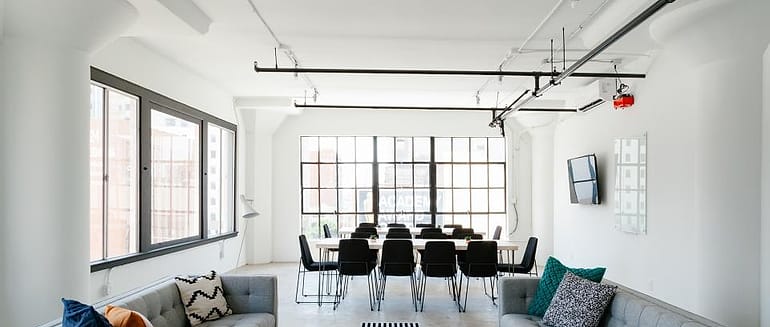 Ruang kantor terbuka setelah renovasi