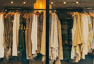 Cara Merawat Pakaian Setelah Dry Cleaning