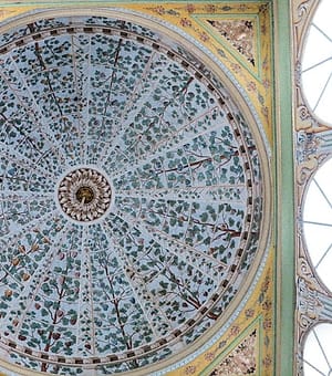 Kubah masjid dari dalam