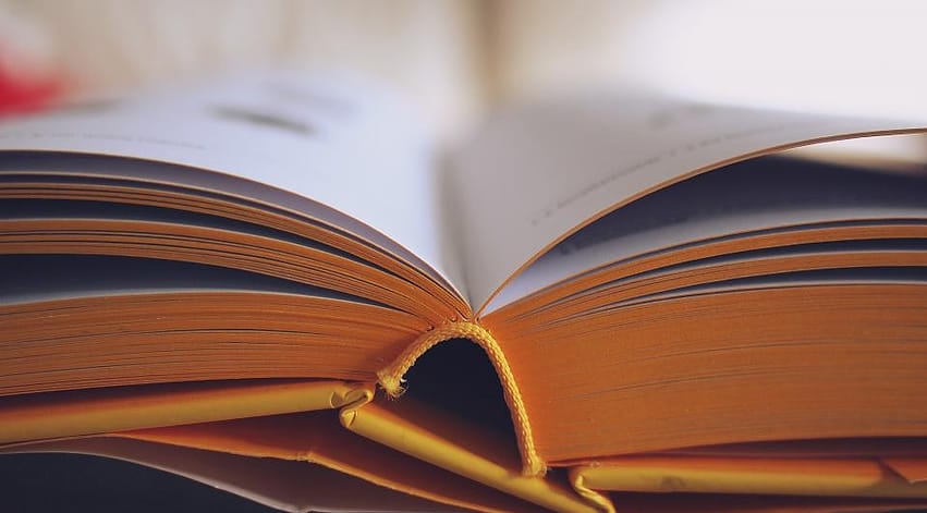 Santri membaca Al-Qur'an