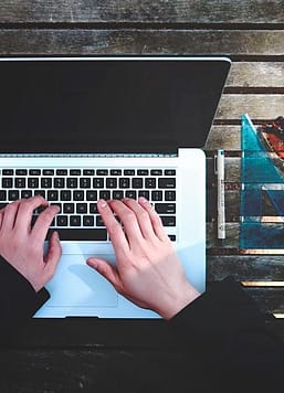 Belajar lewat laptop