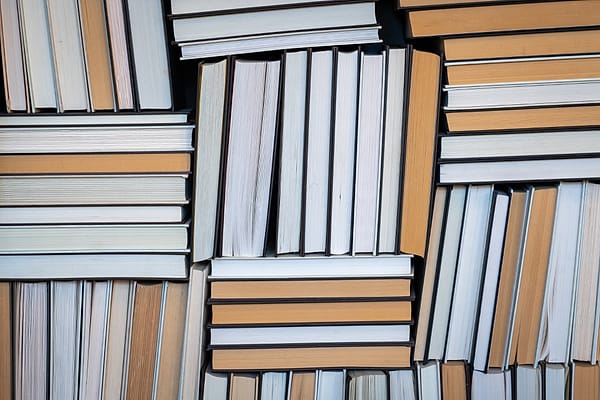 Rak buku untuk santri