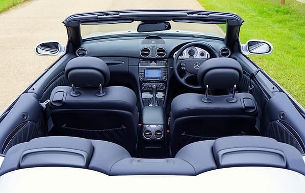 Interior mobil hasil restorasi
