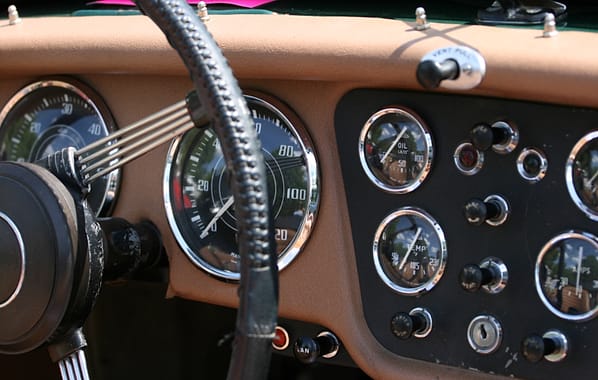 Setir dan panel kemudi mobil