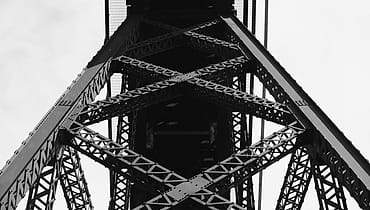 Menara rangka baja