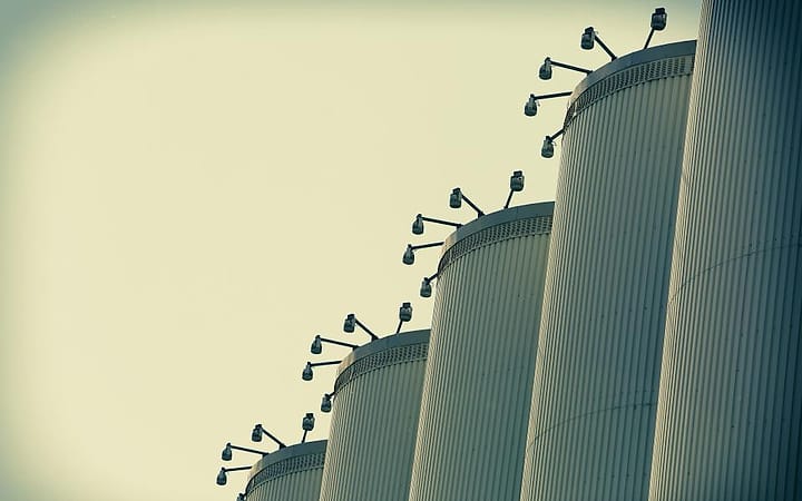 Deretan silo baja