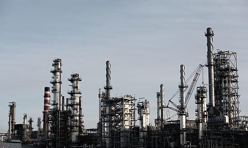 Kilang minyak dan gas