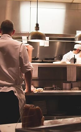 Budi Santoso, kepala chef