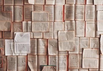 Halaman buku terbuka