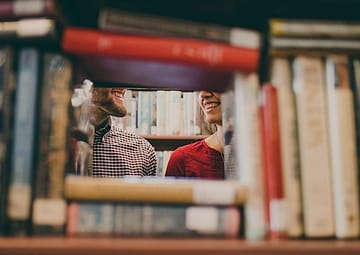 Siswa di perpustakaan