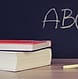 Huruf ABC di papan tulis