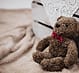 Boneka di kotak kayu