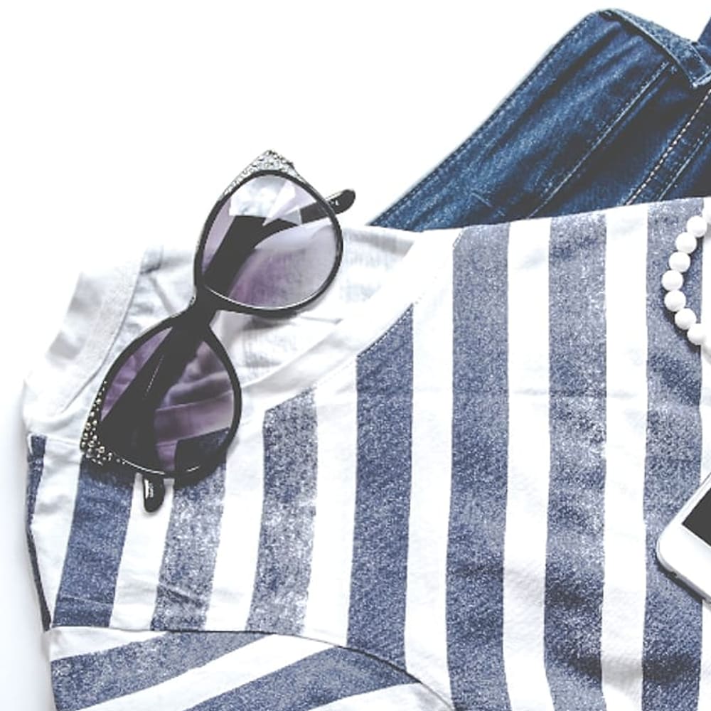 Kaos Garis Navy