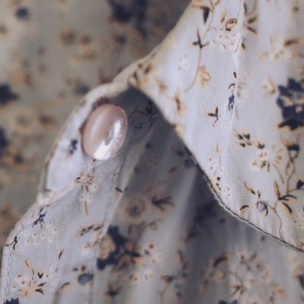 Kemeja Motif Bunga