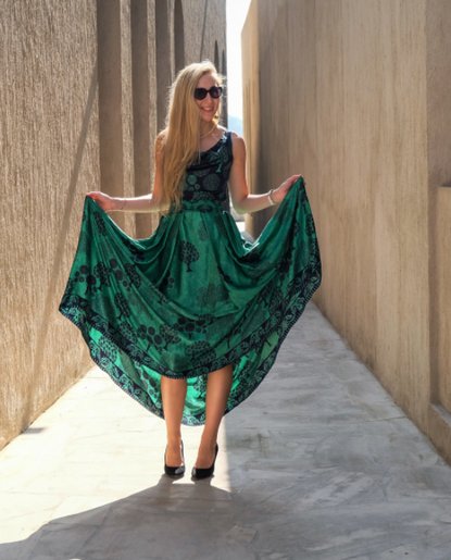 Dress Pesta Hijau tampak penuh