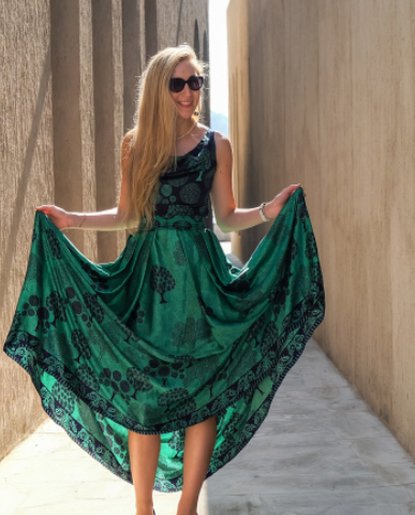 Dress Pesta Hijau tampak dekat