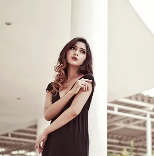 Dress Midi Hitam